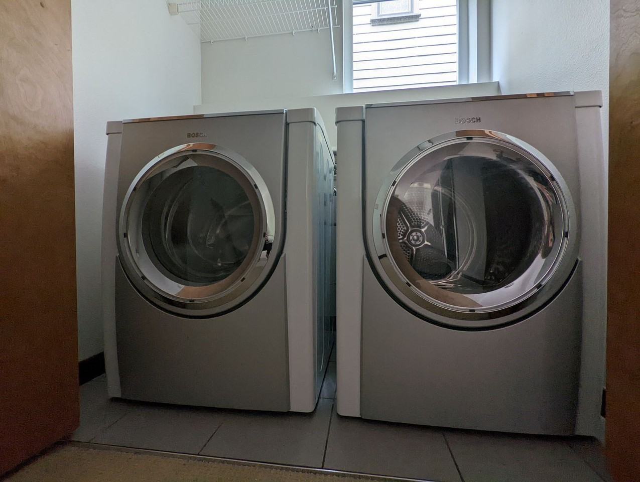 5411 Phinney Ave N - Photo 2 of 15