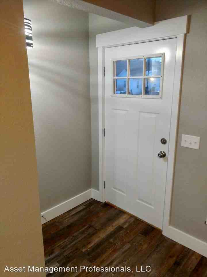 N 18th - Photo 2 of 7