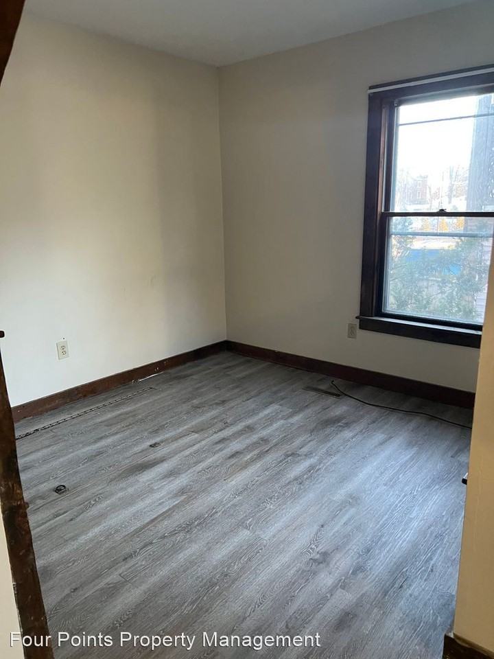 17 First St - Photo 3 of 6