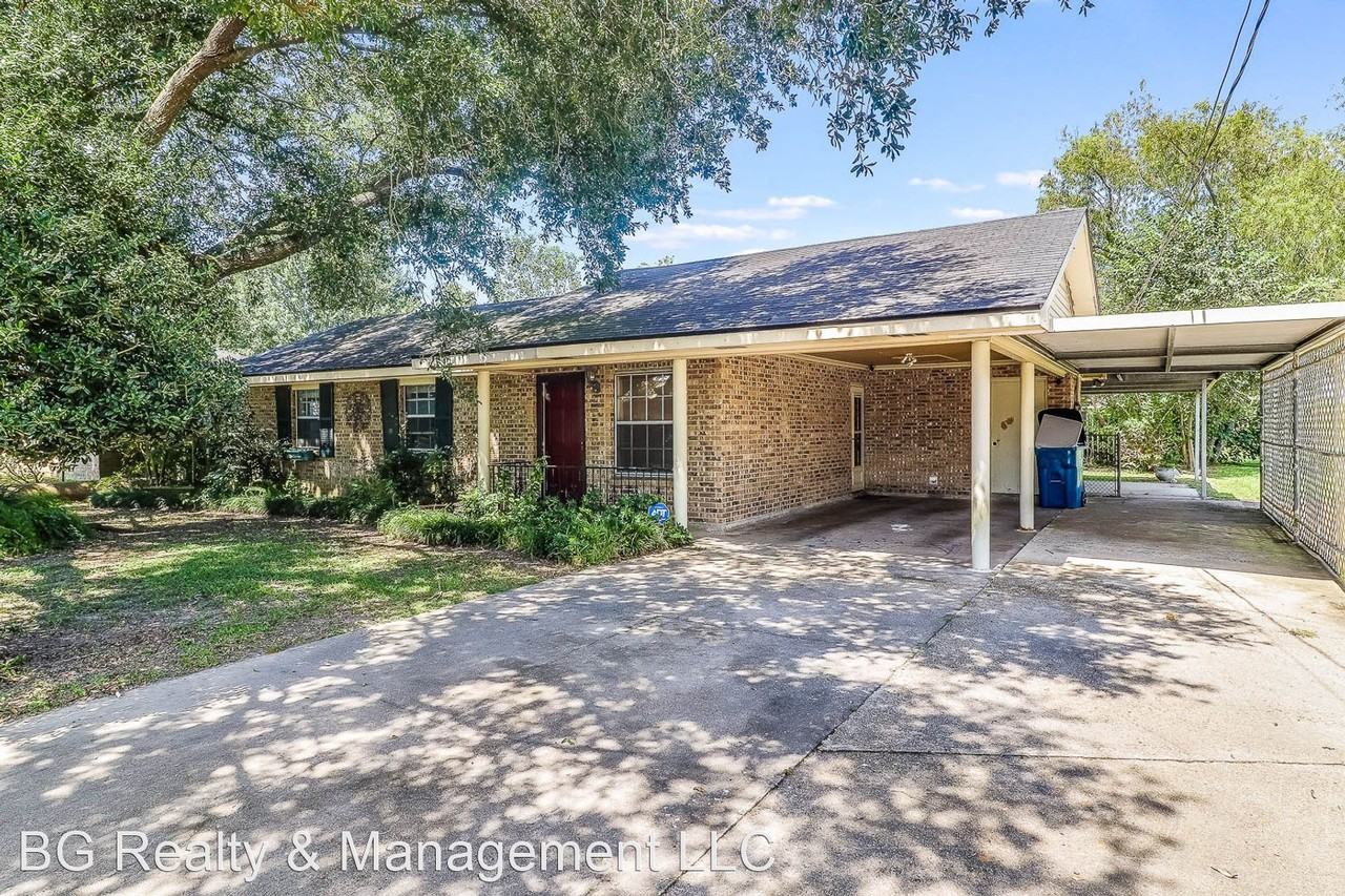 120 Burrow Dr - Photo 2 of 17