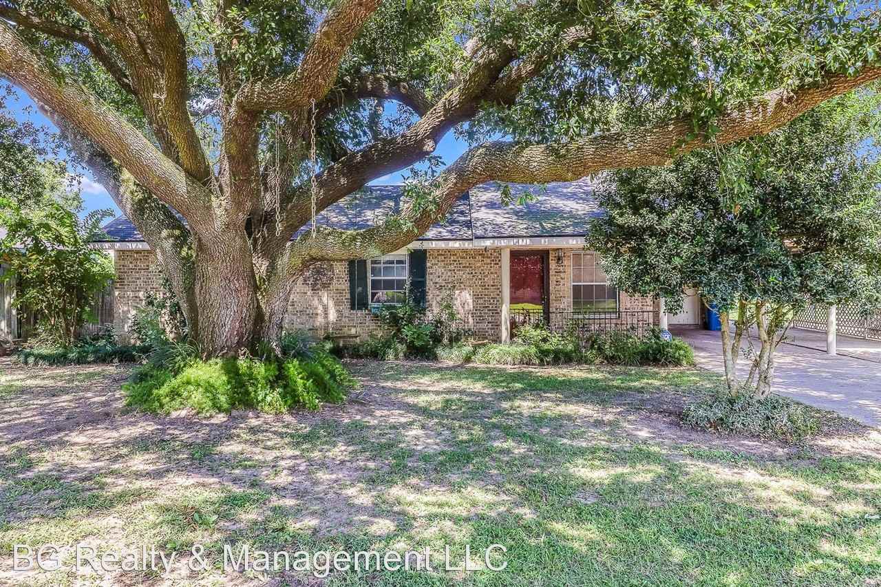120 Burrow Dr - Photo 3 of 17