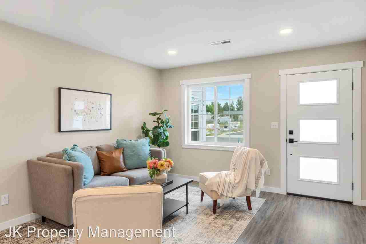 Castle Pines Dr - Photo 3 of 32