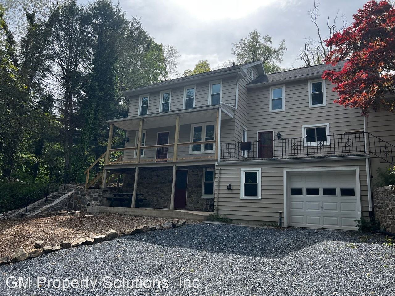 1033A Prospect Rd - Photo 2 of 27