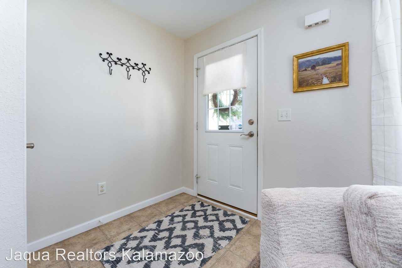 2874 Carsten Ave - Photo 2 of 22