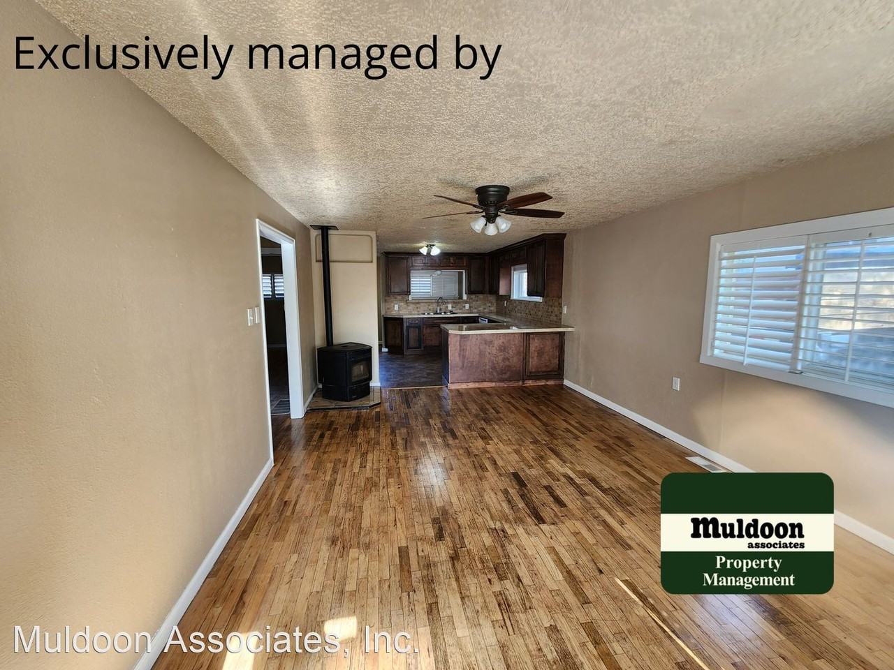 542 Pear St - Photo 3 of 4