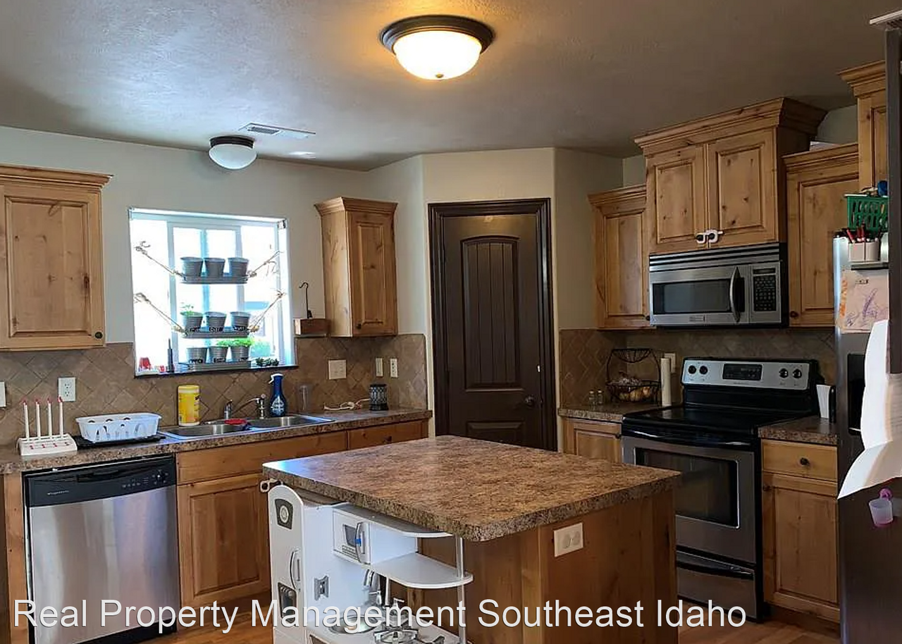 554 Sunflower Rd - Photo 3 of 8
