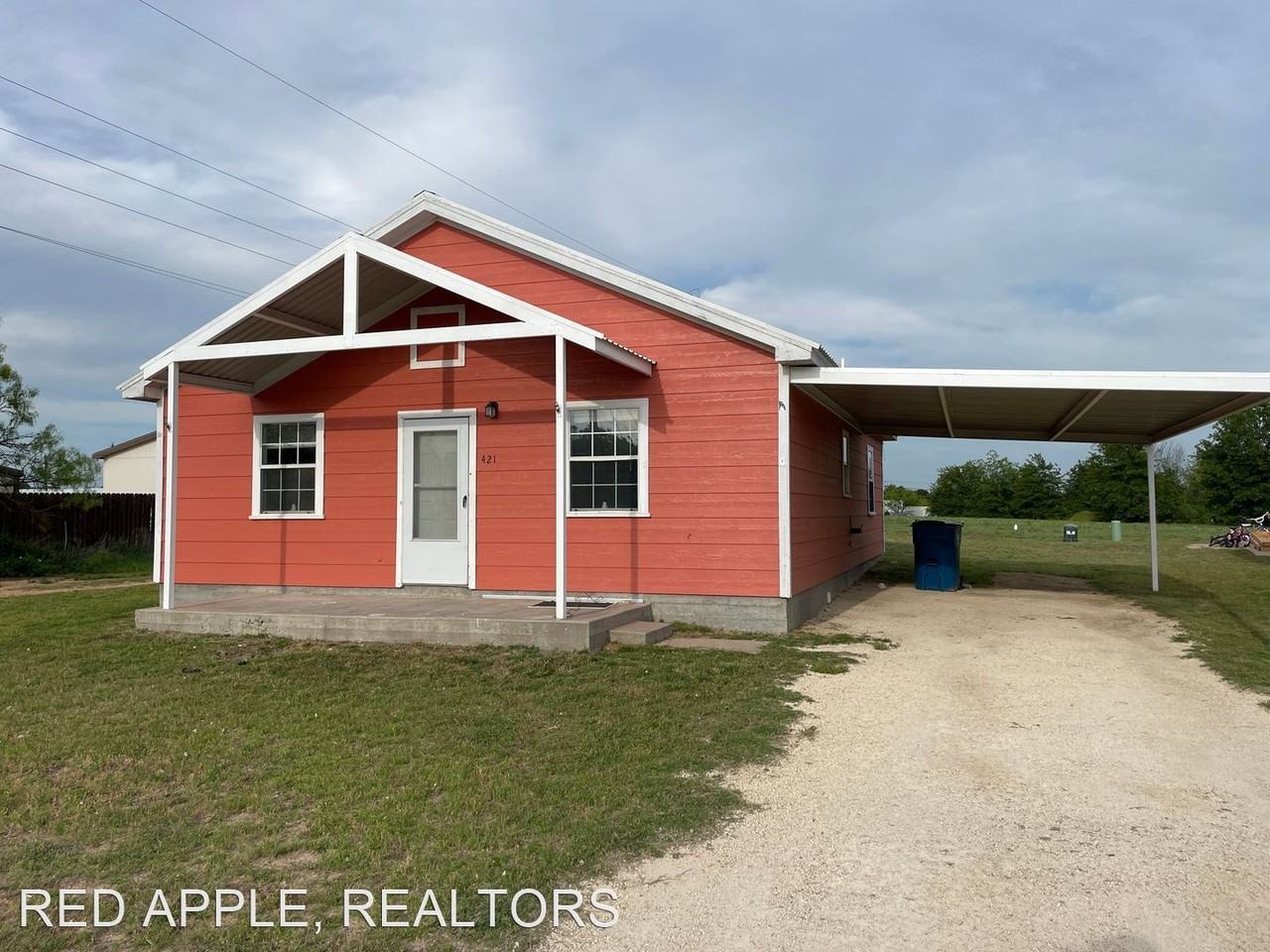 421 Sparrow Ln - Photo 2 of 12