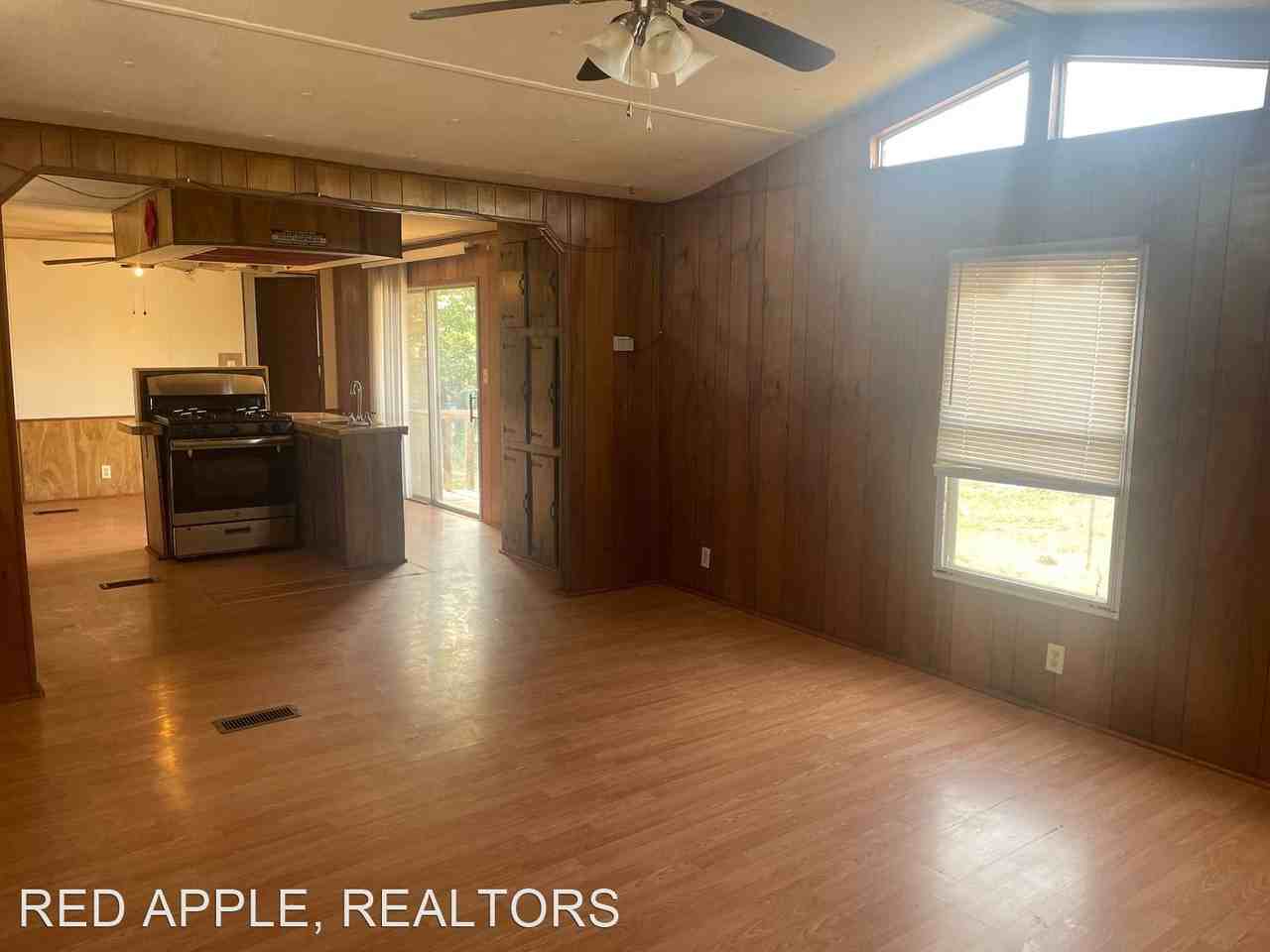 502 Chapel Hill Rd - Photo 2 of 15