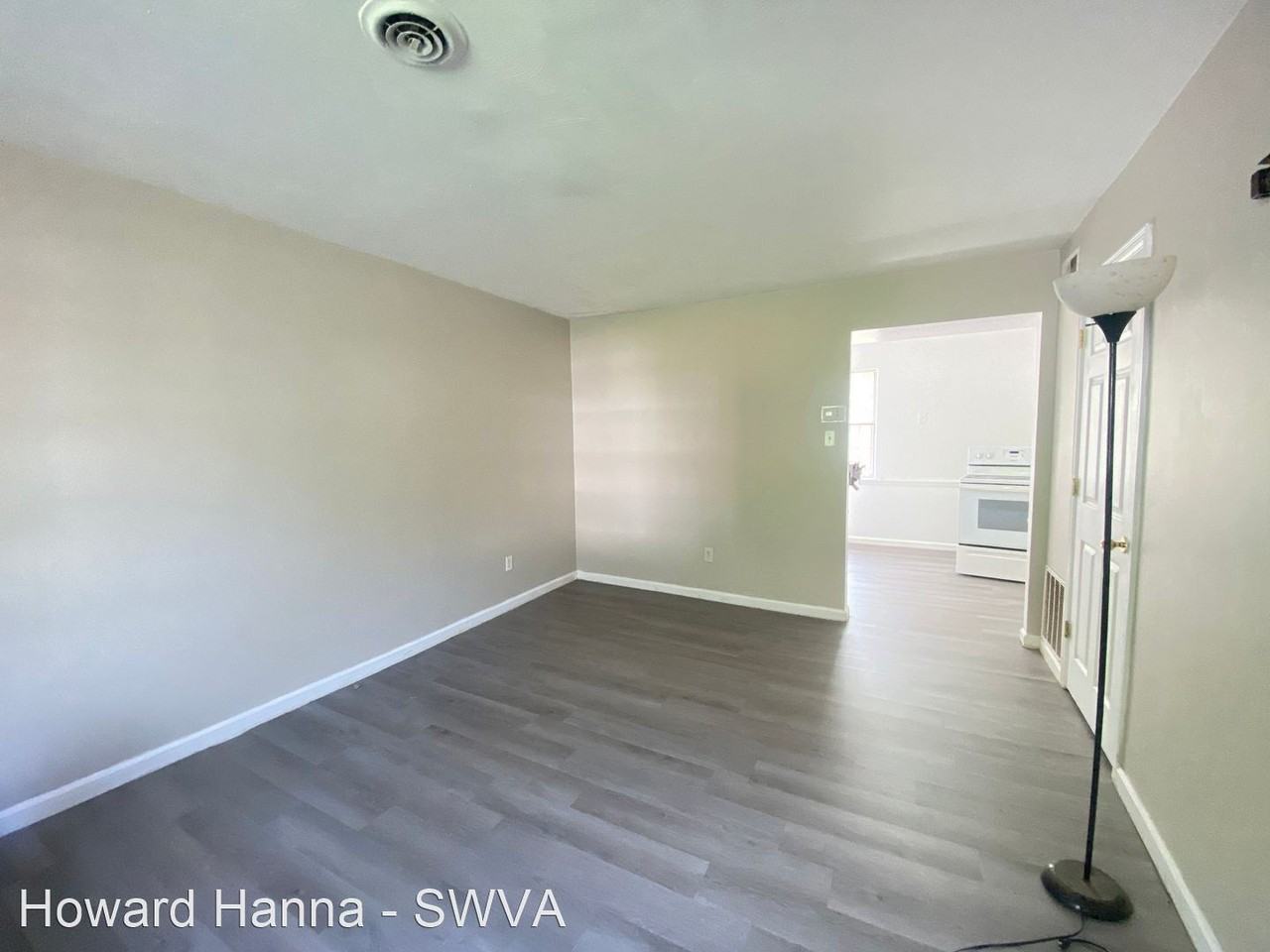 426 Ceylon Street NE - Photo 3 of 6