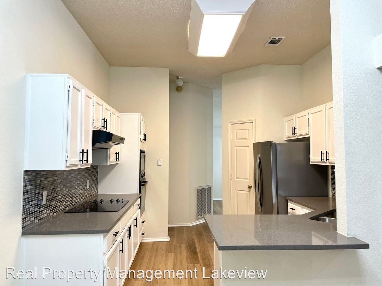 4 Monterey Dr - Photo 3 of 27