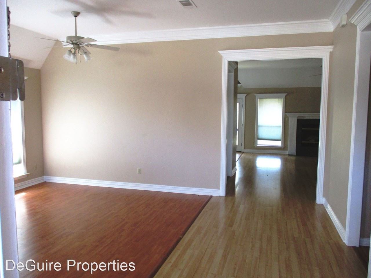 920 Carousel Dr - Photo 3 of 15