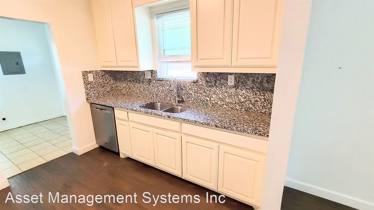 1519 S Highway 67 - Photo 3 of 24