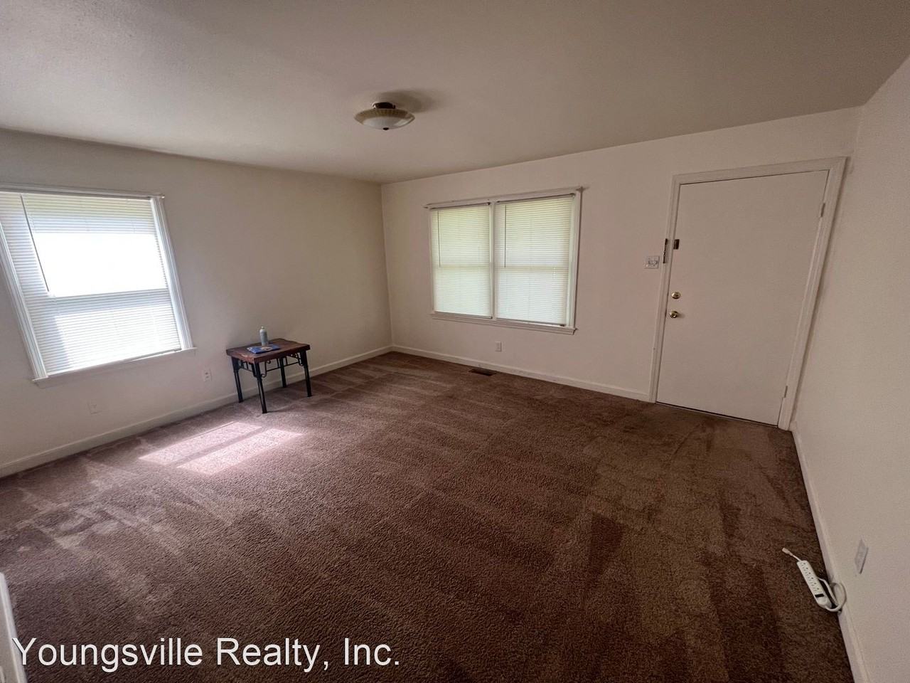 106 Green St - Photo 3 of 8