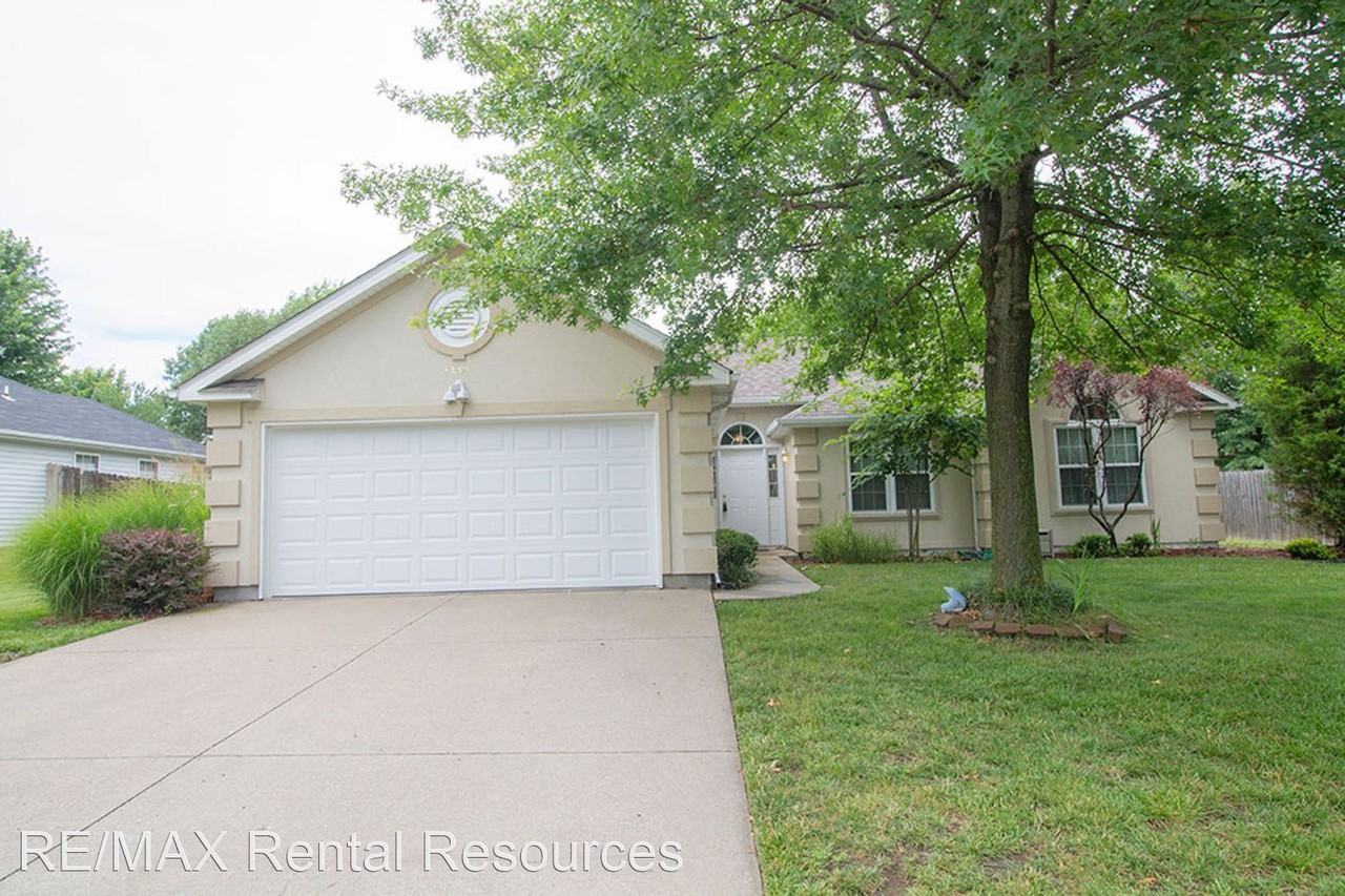 4609 Kirkdale Dr - Photo 2 of 40