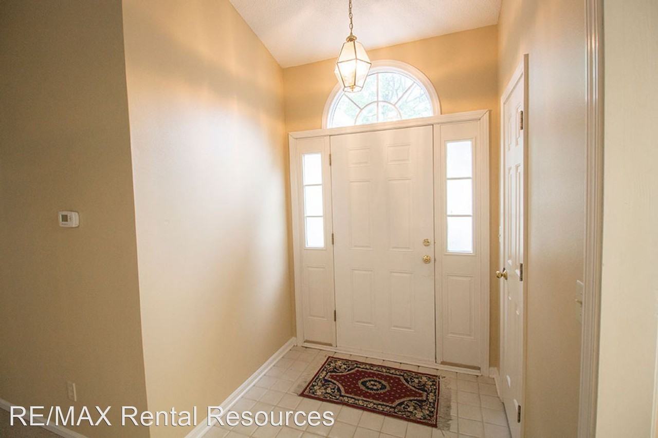 4609 Kirkdale Dr - Photo 3 of 40