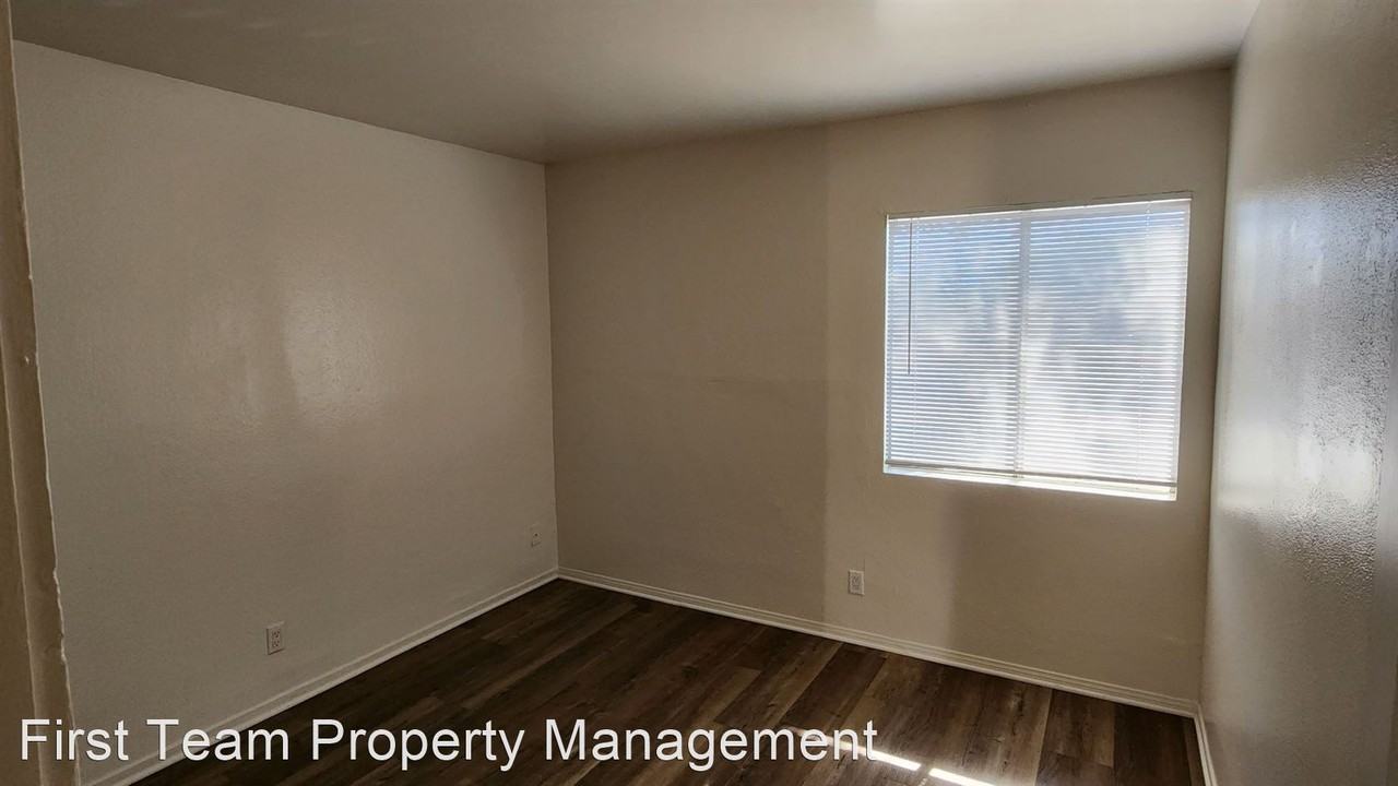 594 E CHUCKWALLA - Photo 3 of 8