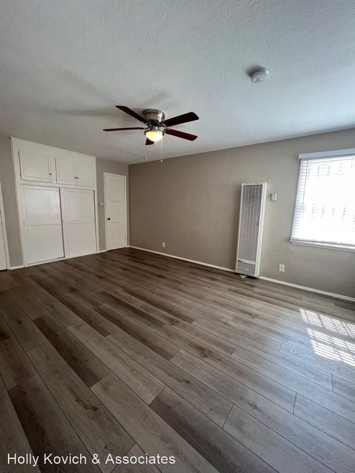 30 1/2 Pomona Ave - Photo 3 of 8