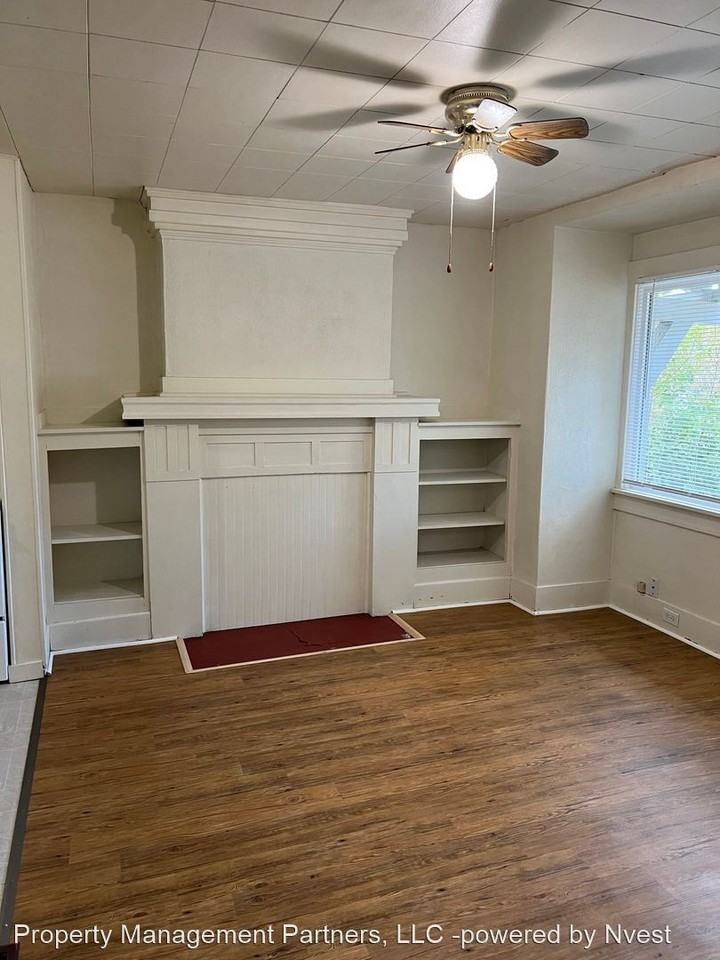 3206 N Post St - Photo 3 of 10