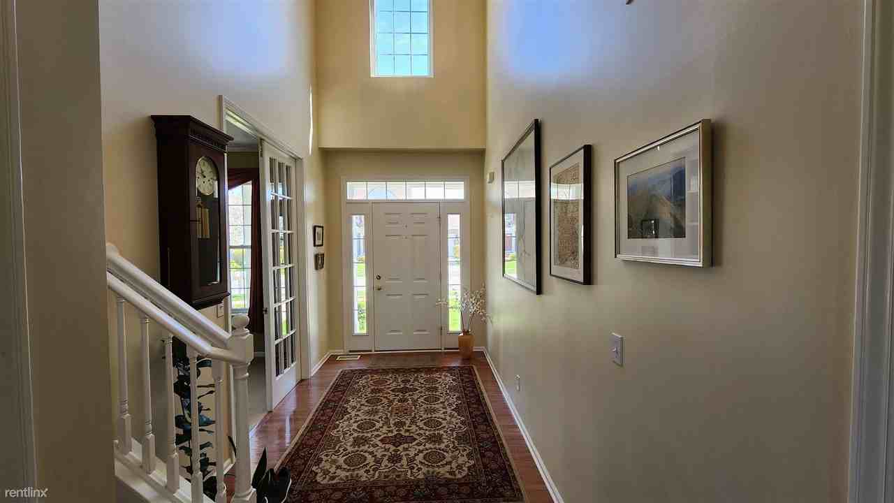 7071 Wilson Dr - Photo 2 of 36