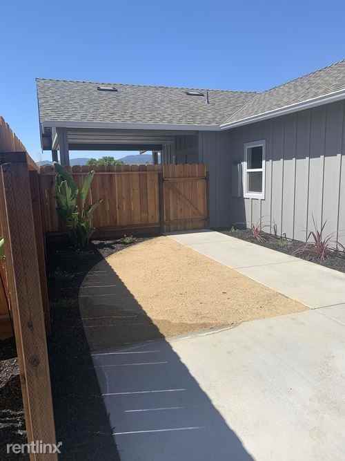 257 Jonquil Ln - Photo 3 of 8