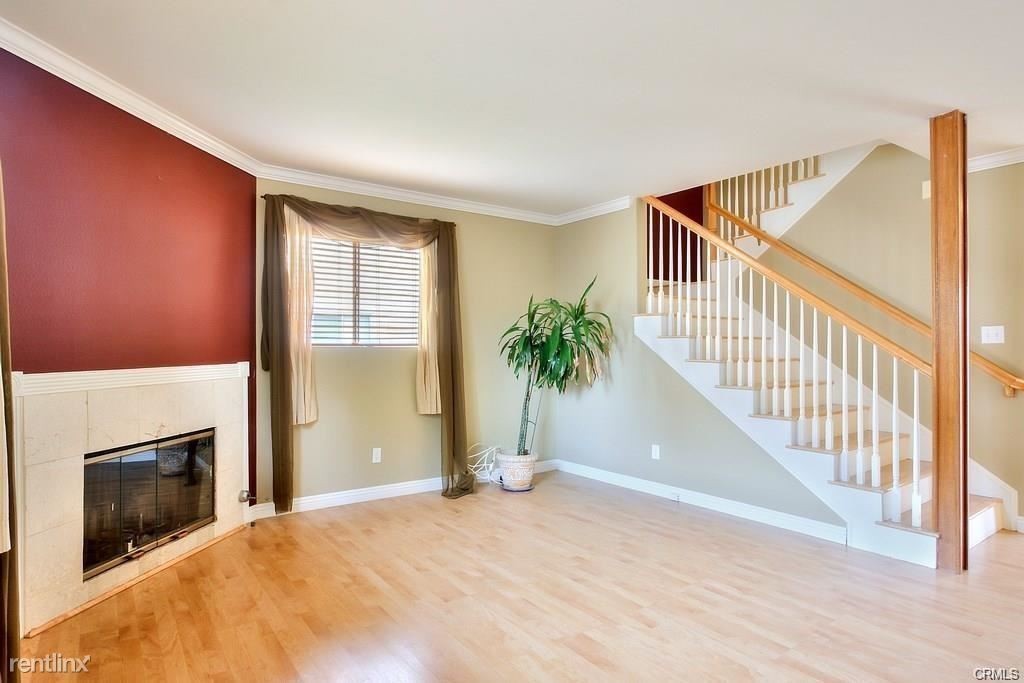 222 Jasmine Ln - Photo 2 of 10