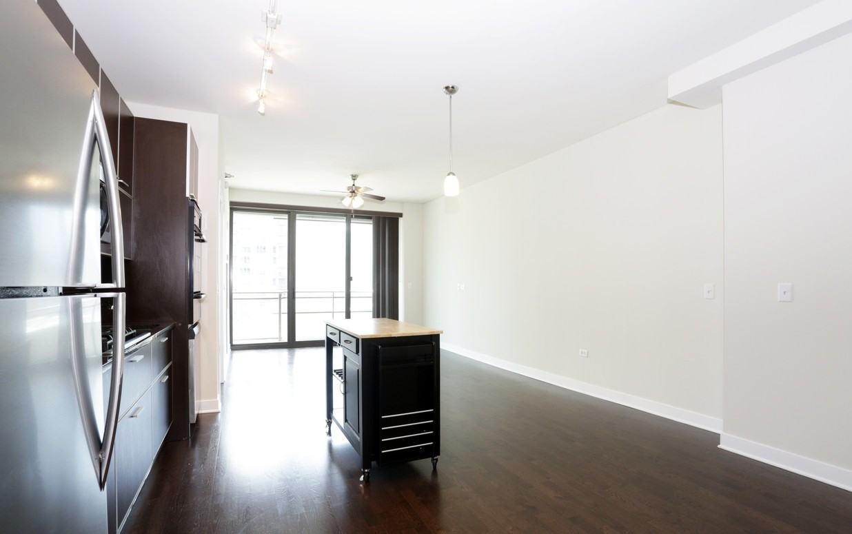 670 W Wayman St #1-2DEN - Photo 3 of 31