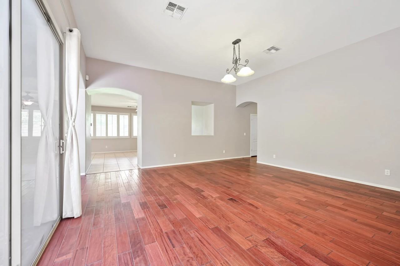337 W Swan Dr - Photo 3 of 34