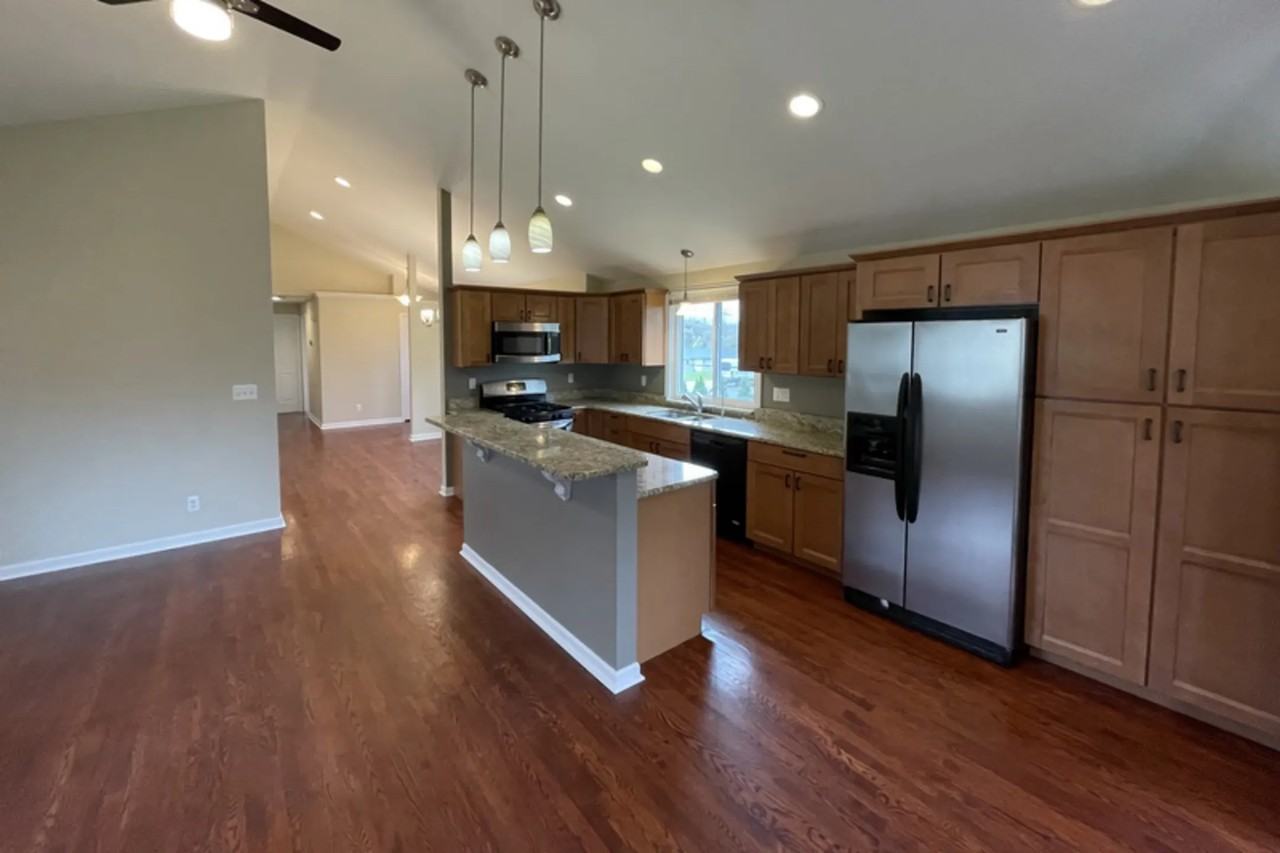 8436 Clarridge Rd - Photo 3 of 19
