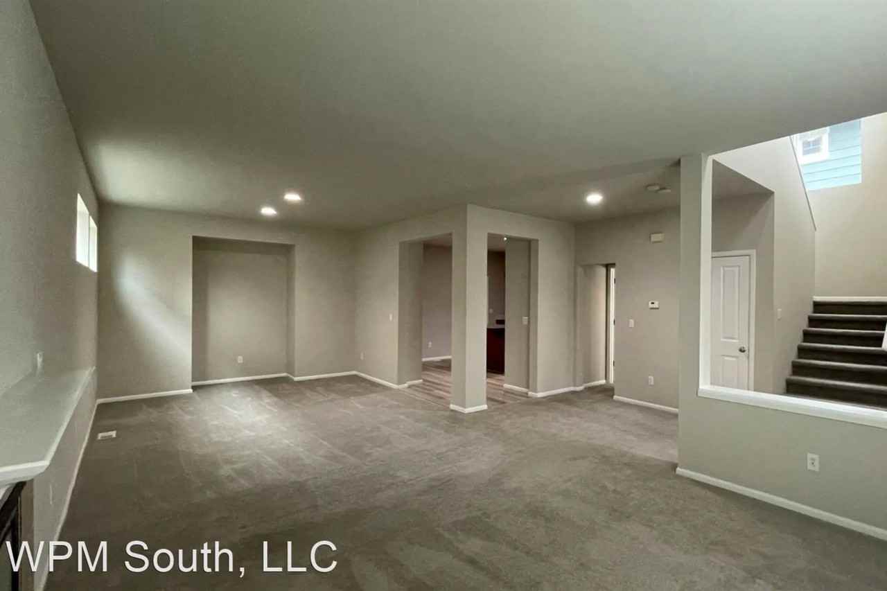 16118 166th Ave Se - Photo 3 of 10