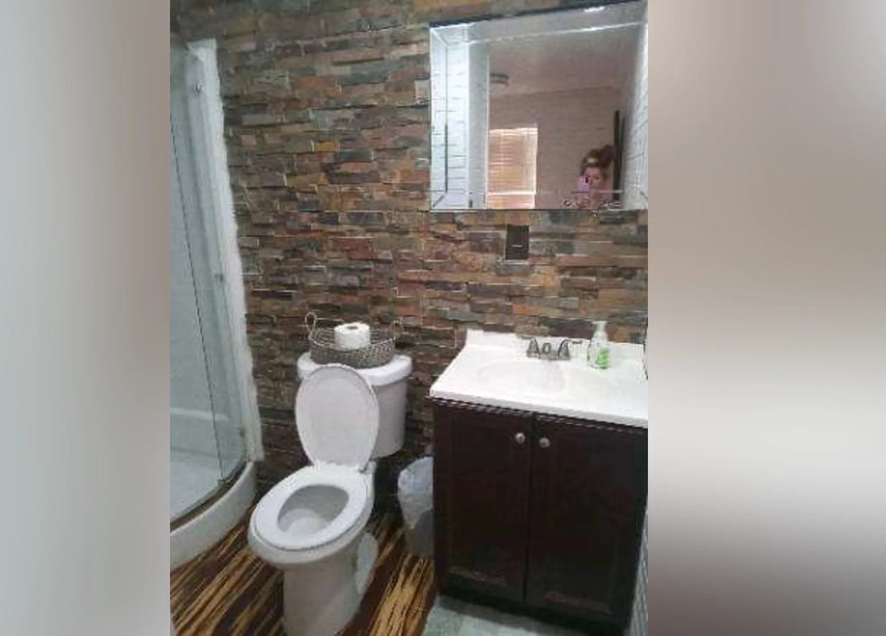 1215 12th St W - Photo 3 of 4