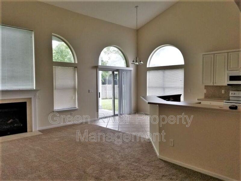 1804 Sea Pines Ln - Photo 4 of 43
