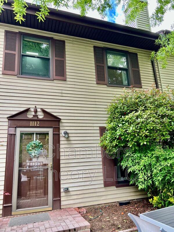 1112 N Randolph St - Photo 3 of 23