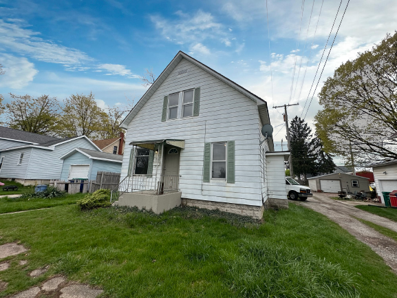 906 2nd St - Photo 2 of 13