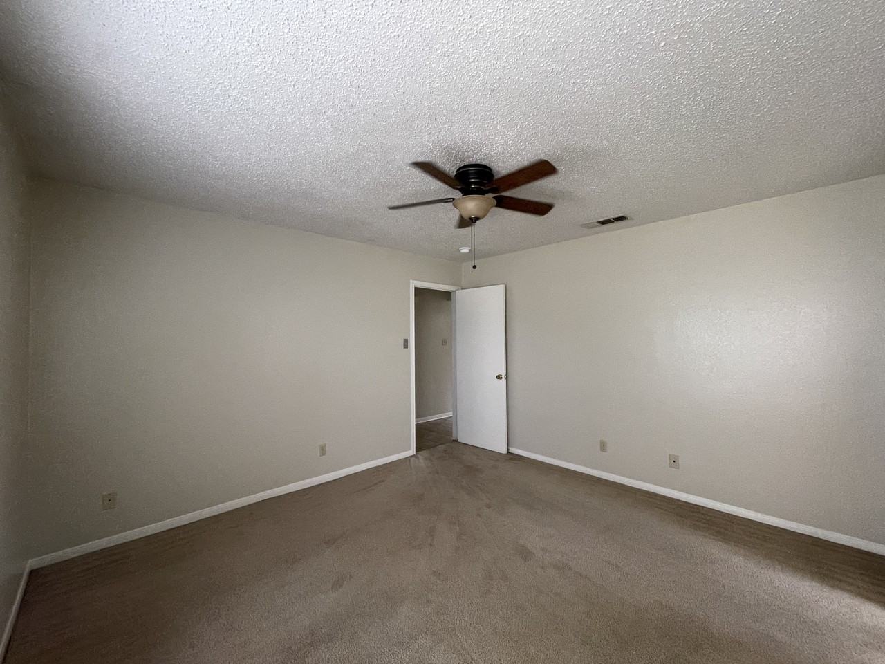 1701 West Ln - Photo 2 of 15
