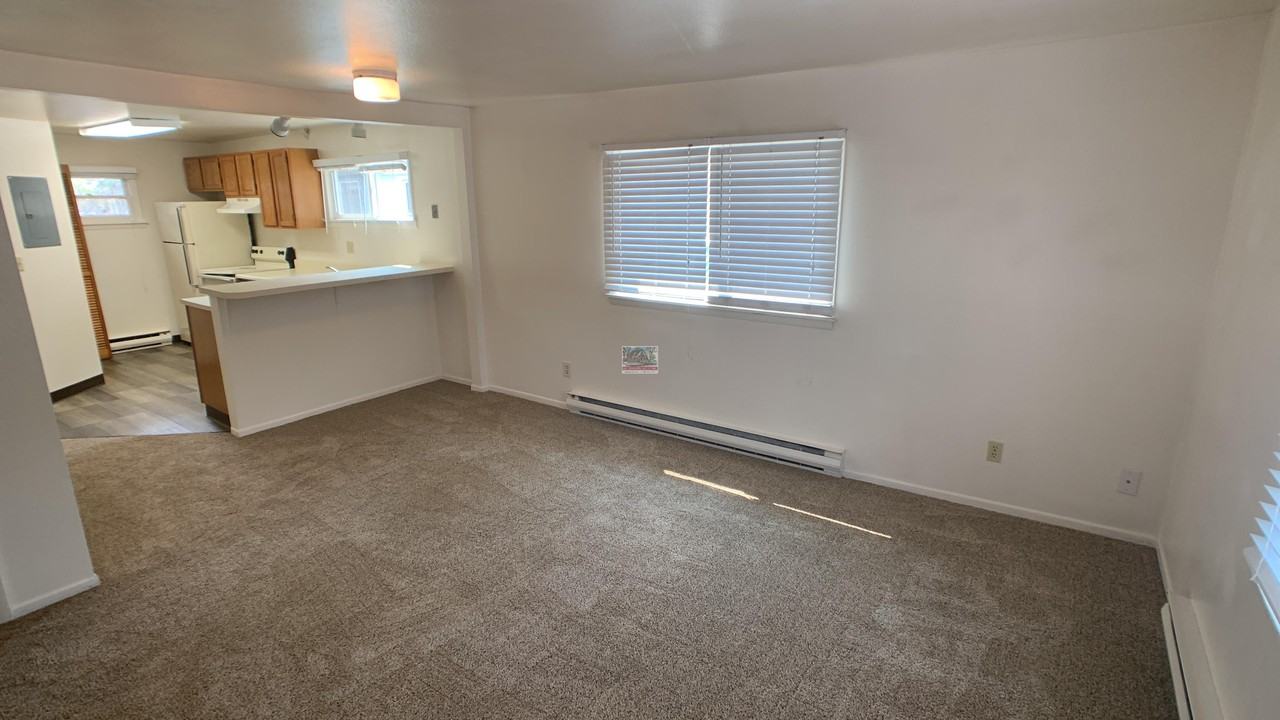 7 W Fountain Blvd - Photo 3 of 7