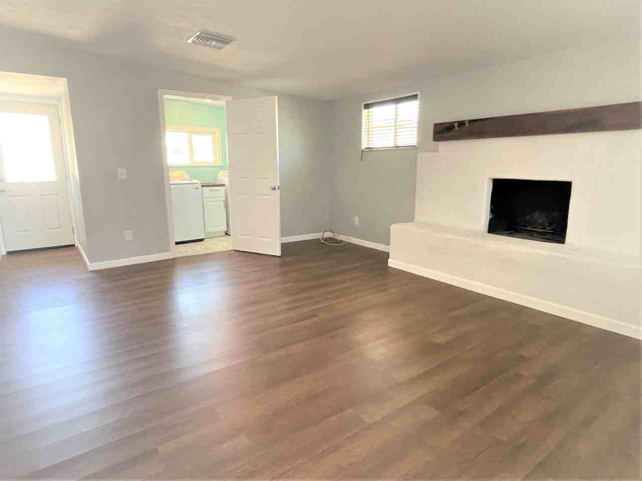 6069 E Beverly St - Photo 3 of 26
