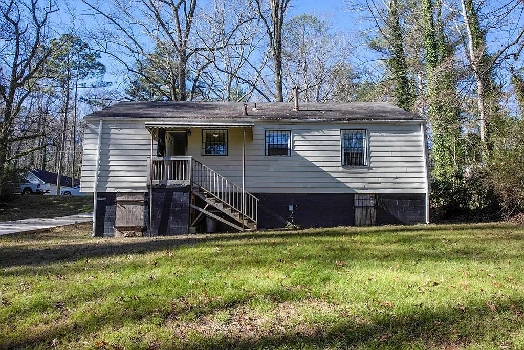 1898 Grant Rd Sw - Photo 2 of 9