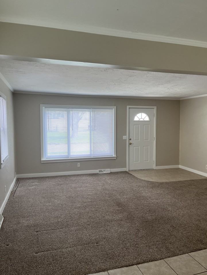 21 Gibson Ave - Photo 2 of 10