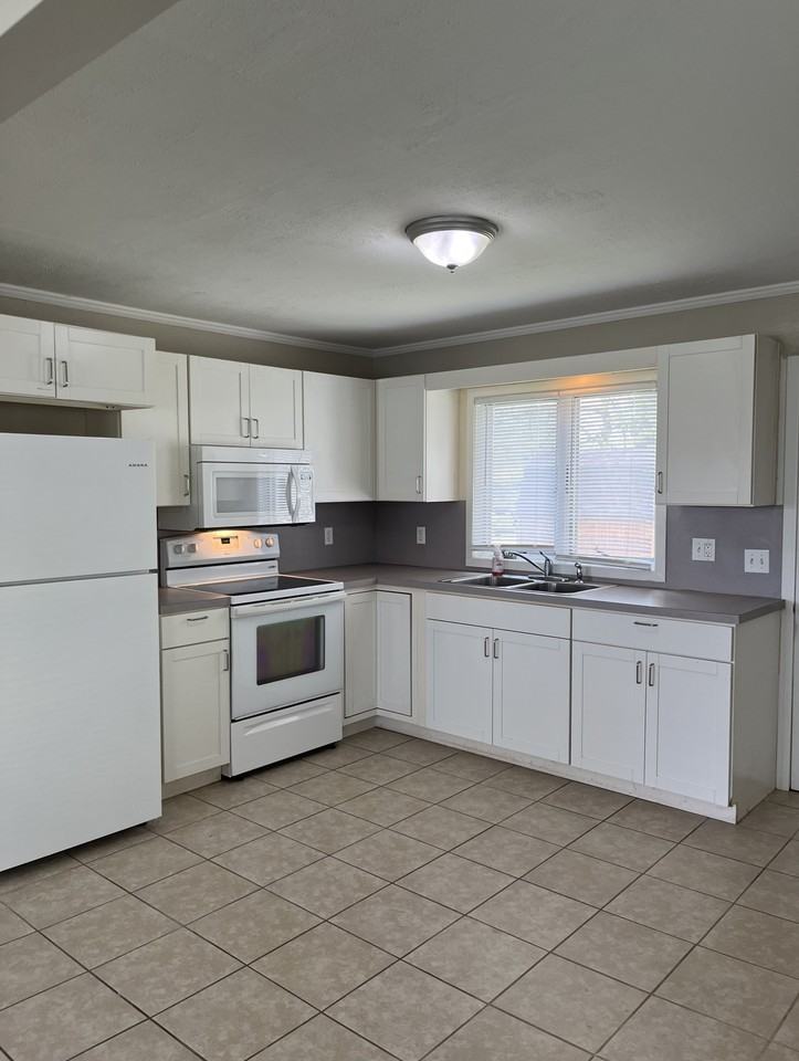 21 Gibson Ave - Photo 4 of 10