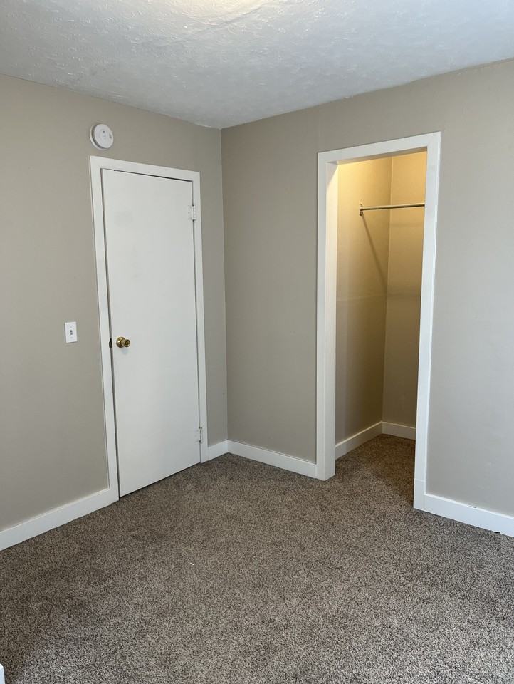 21 Gibson Ave - Photo 5 of 10