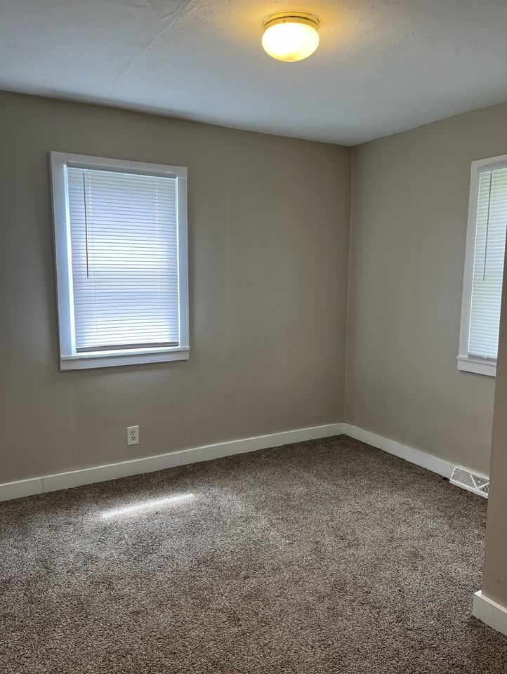 21 Gibson Ave - Photo 6 of 10