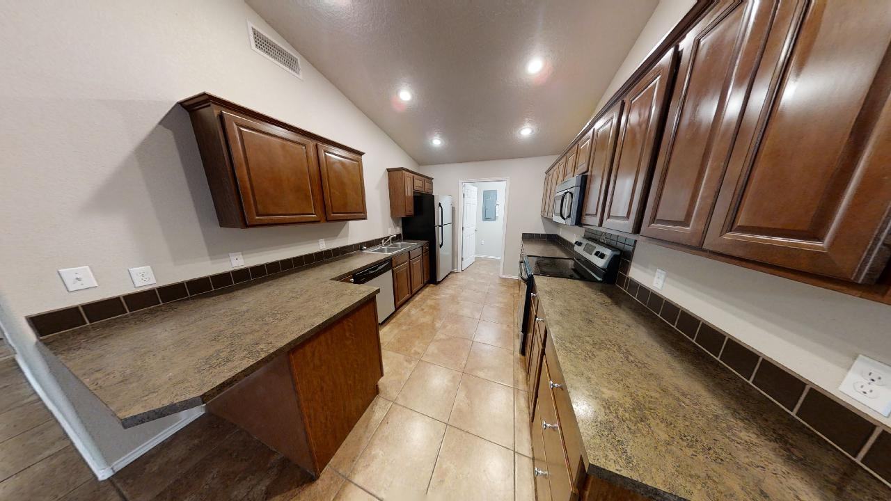 1101 W 15Th St - Photo 3 of 17