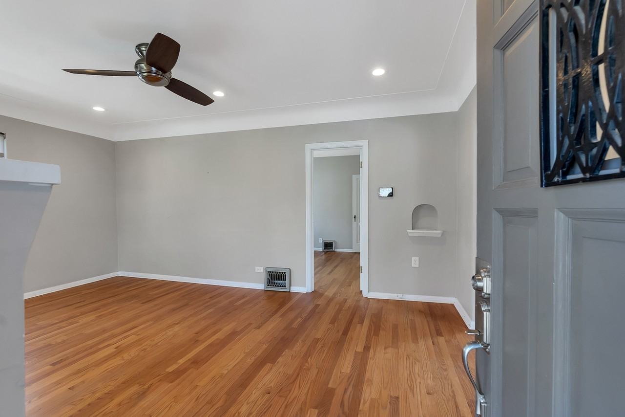 3708 Ames St - Photo 3 of 21