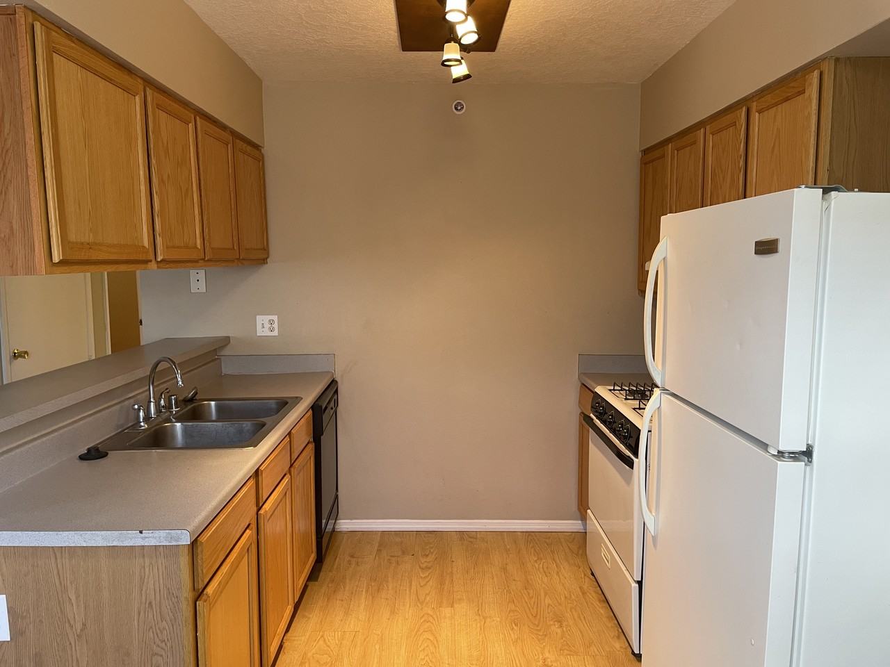 3413 Vail Ave Se - Photo 4 of 17