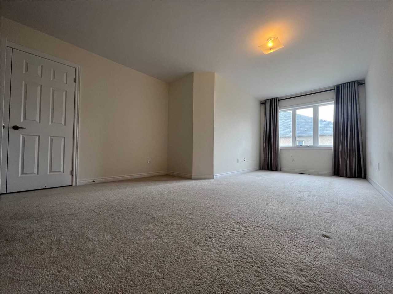 109 Port Arthur Crescent #None - Photo 3 of 6