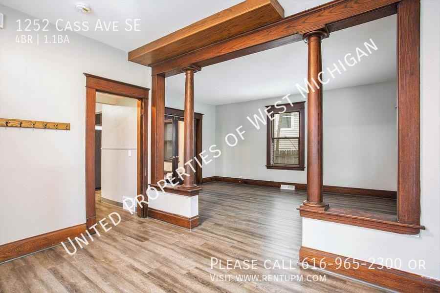 1252 Cass Ave Se - Photo 2 of 19