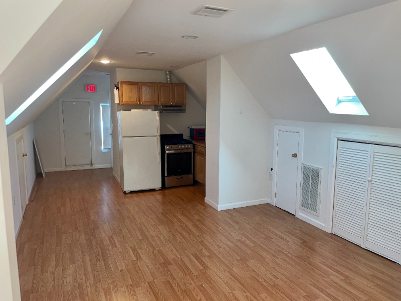 523 Nst. - Photo 2 of 11