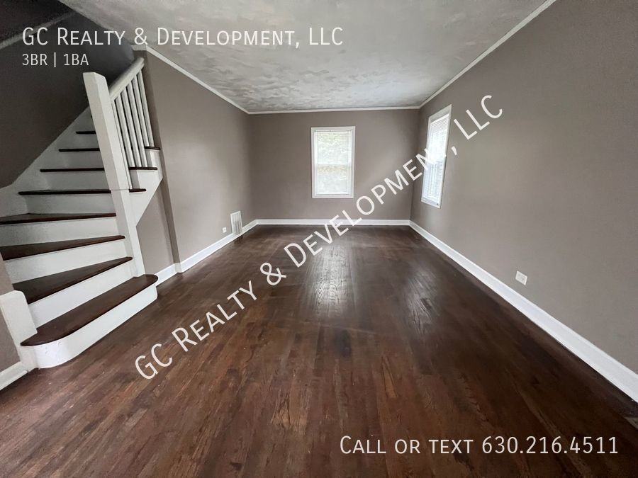 10107 S Luella Ave - Photo 2 of 17