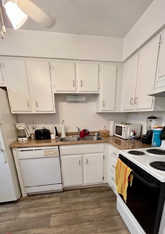 2750 Mall Dr - Photo 2 of 4