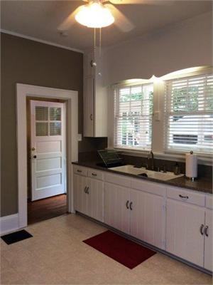 1617 Kenilworth Ave #1 - Photo 4 of 11